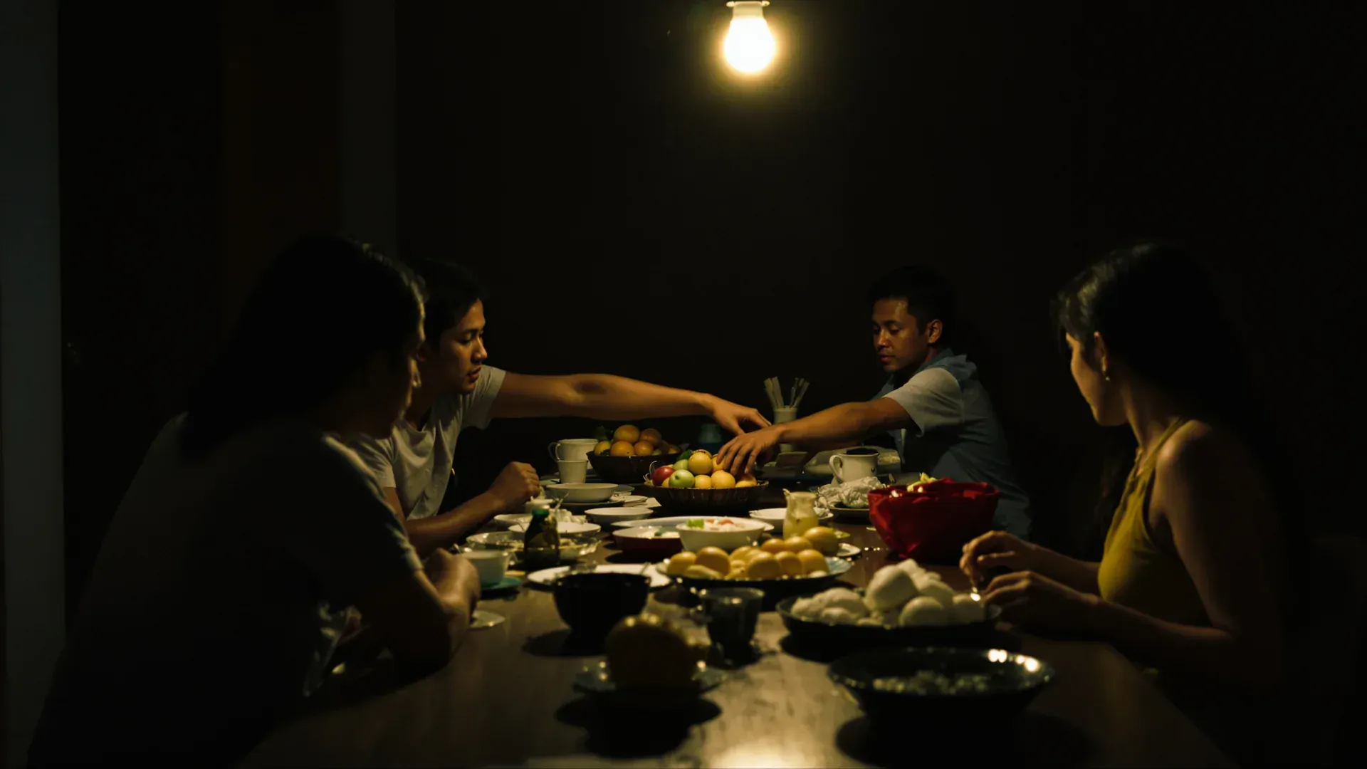 Your First Philippine New Year: Noise, Round Fruit and the City That Bans Fireworks